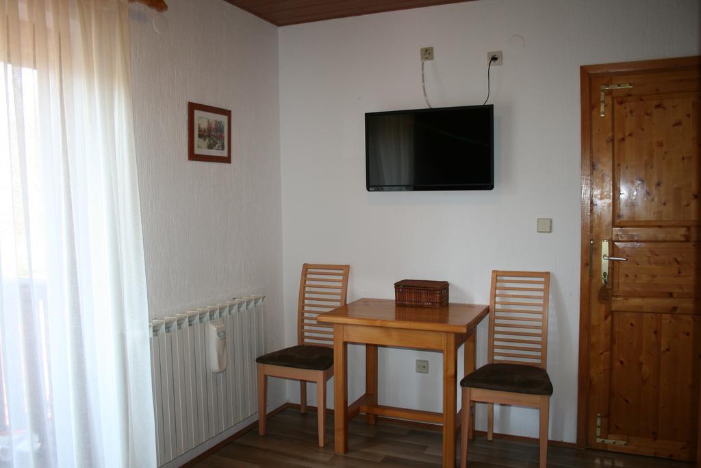 Guesthouse Hodak Selište Drežničko Zimmer foto