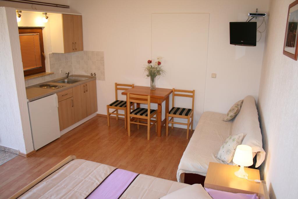 Guesthouse Hodak Selište Drežničko Zimmer foto