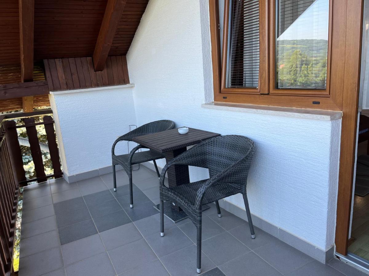 Guesthouse Hodak Selište Drežničko Exterior foto