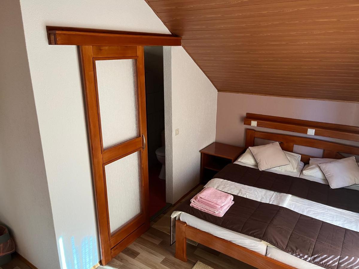Guesthouse Hodak Selište Drežničko Exterior foto