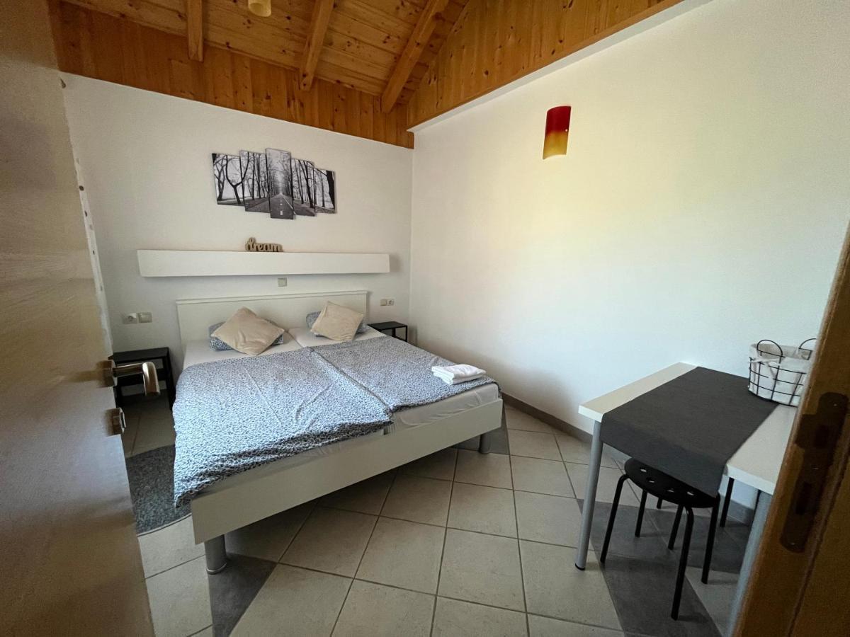 Guesthouse Hodak Selište Drežničko Exterior foto